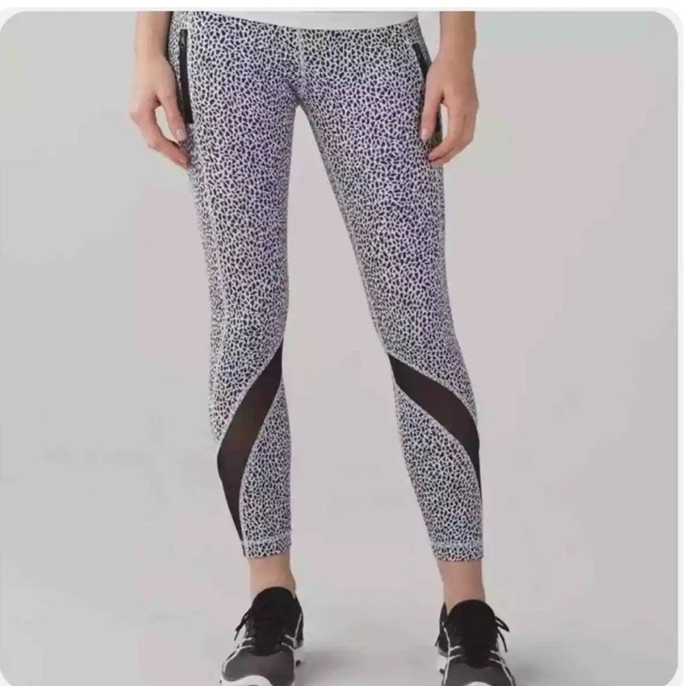 Lululemon  Ankle Tight II  Mosaic Print White/Black Legging Size 4